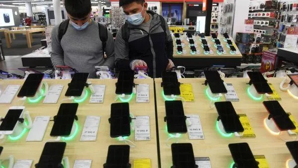 Эксперт рассказал, как сэкономить на покупке нового смартфона