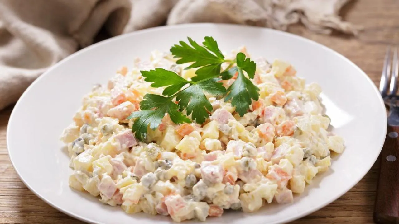 Названы самые дорогие салаты на Новый год