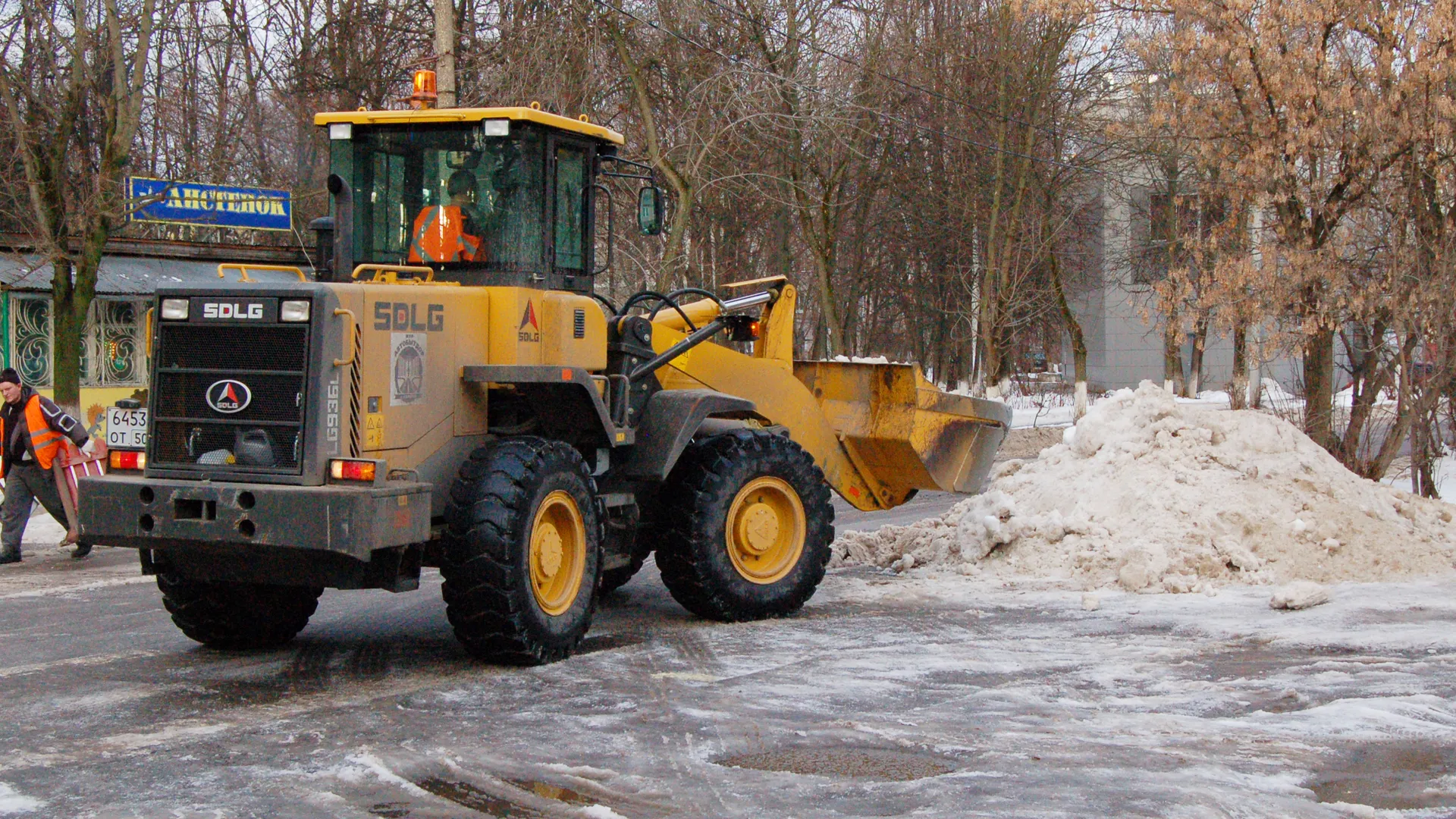 Уборка снега в Королеве