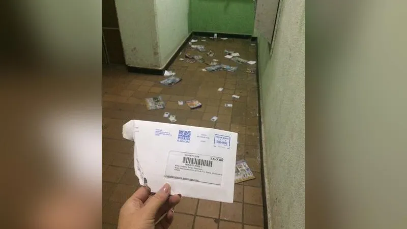 Хулиганы устроили погром в подъезде Химок