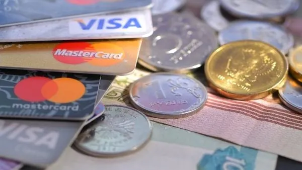 Финансовый консультант рассказал, как избежать обмана при оформлении кредита