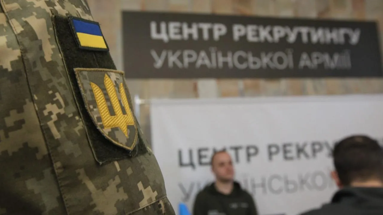 «Кому-то и над головой стреляют»: офицер ВСУ описал методы принуждения в украинской армии