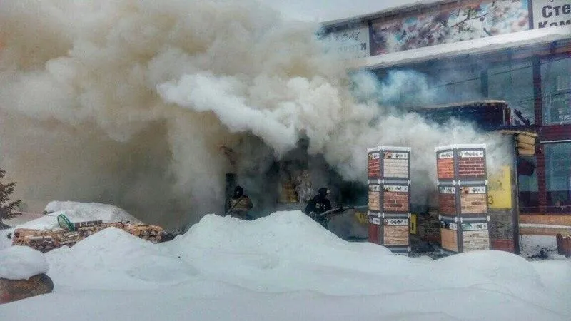Рынок загорелся в Можайском районе