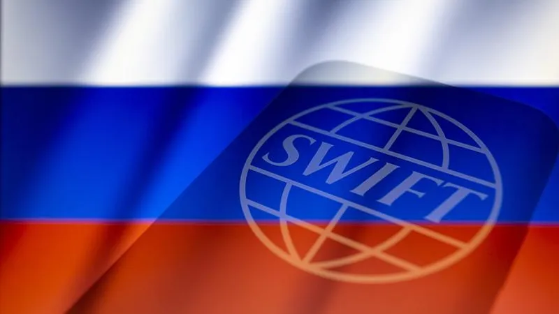 Мошенники запустили новую схему на фоне отключения банков от системы SWIFT