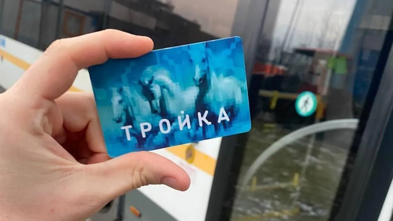 Пассажиры автобусов «Мострансавто» в январе совершили 3,5 млн поездок по картам «Тройка»