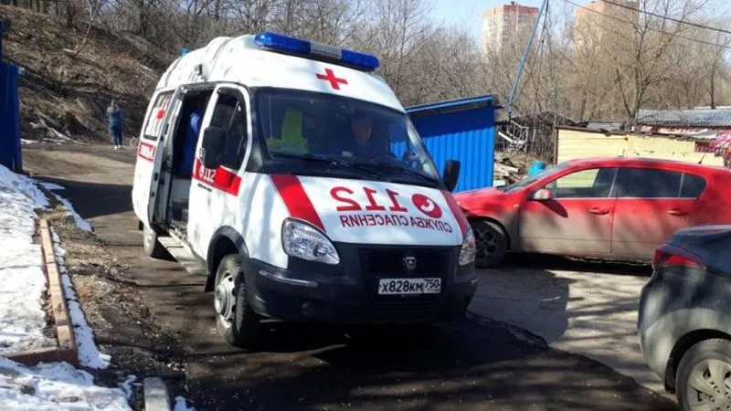 Трое школьников чудом не ушли под лед в Химках