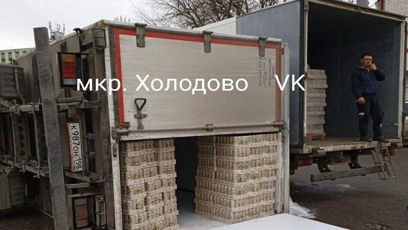 Грузовик с пивом перевернулся в Раменском