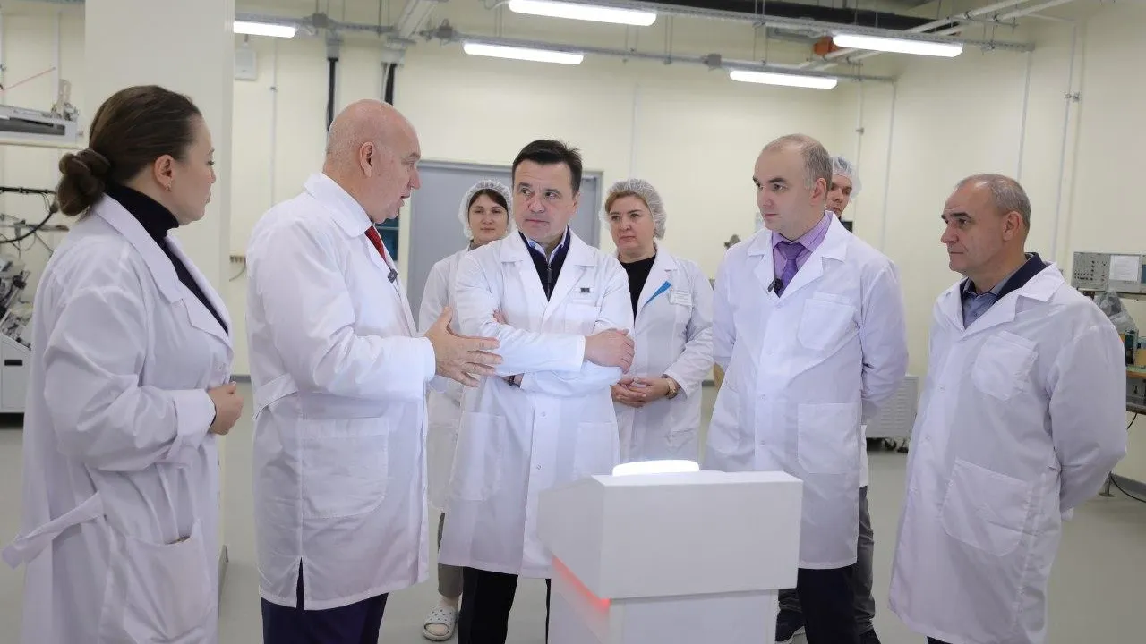 Губернатор Воробьев запустил в Подмосковье производство чипов, диодов и микросхем
