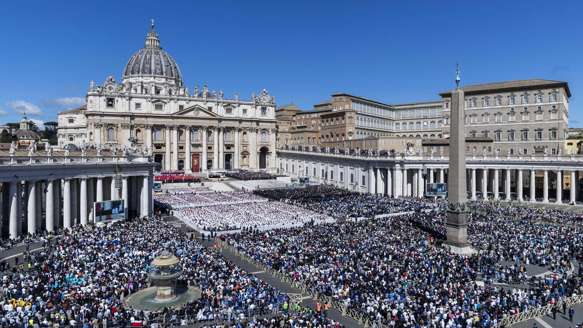 Vatican pool/Spaziani