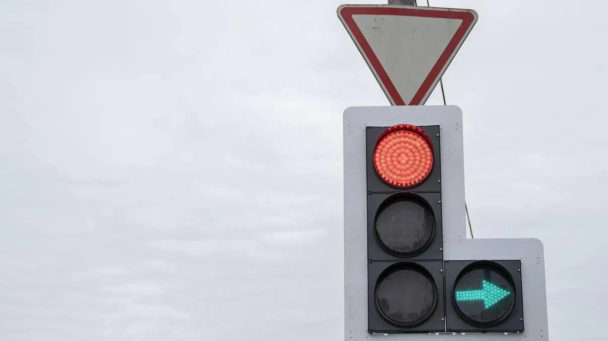 Работу шести светофоров скорректировали в Московской области за неделю
