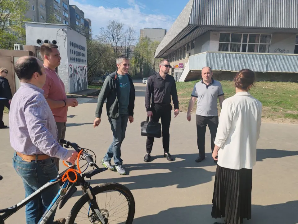 Представители администрации на встрече по благоустройству Школьного бульвара. Фото: пресс-служба администрации г.о. Черноголовка