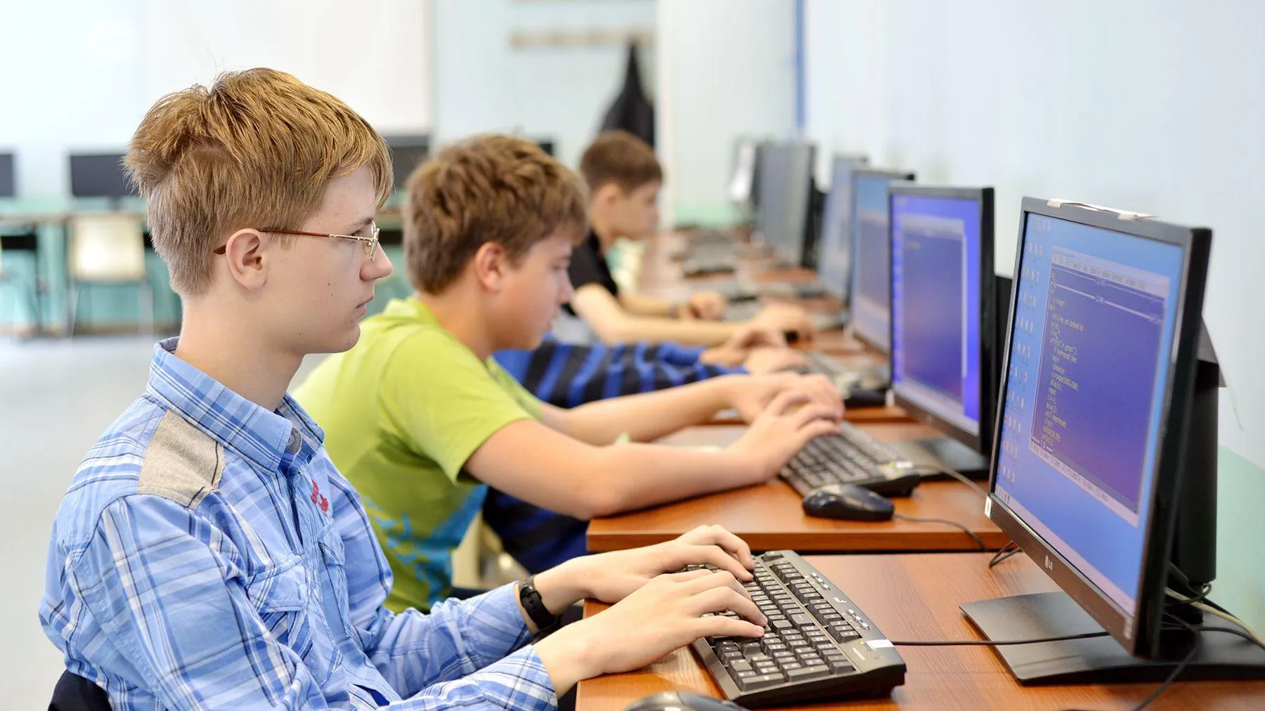 Около тридцати тысяч подмосковных десятиклассников написали диагностическую работу по математике