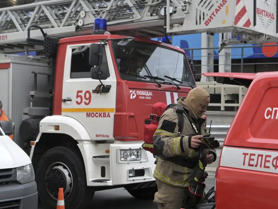 «Потушили быстро»: очевидцы рассказали о возгорании на территории больницы в Люберцах