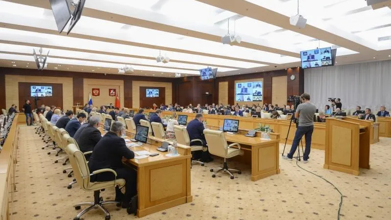 У предприятий должна быть перспектива: губернатор отметил значимость ОПК для региона