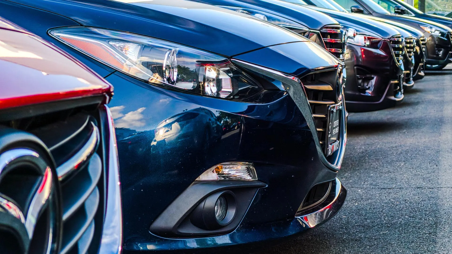 Почти половина россиян ищут подержанные автомобили от 500 тыс. рублей