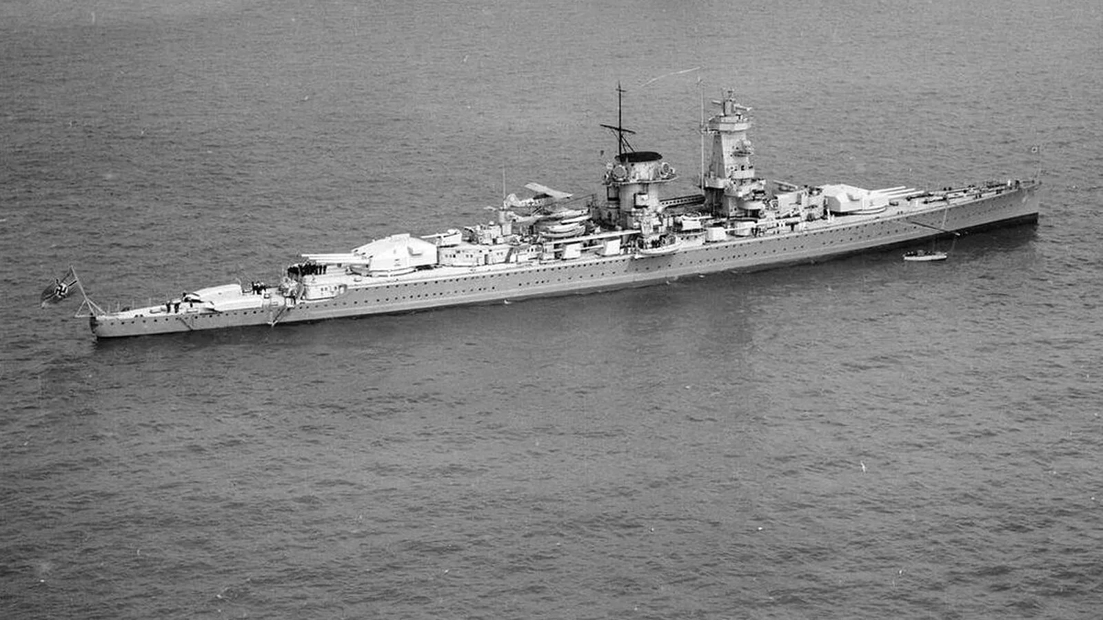 Тяжелый крейсер Admiral Graf Spee на морском параде, 1937 год