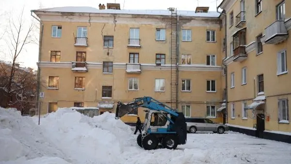 Автоюрист Славнов назвал способы разрешения споров при ДТП со снегоуборочной машиной