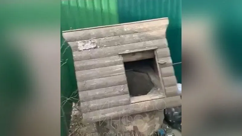 Уличный колодец, из которого набирали воду жители Баковки, отгородил их сосед