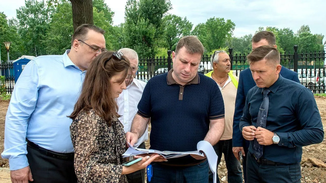Благоустройство новой пешеходной зоны продолжается в Подольске