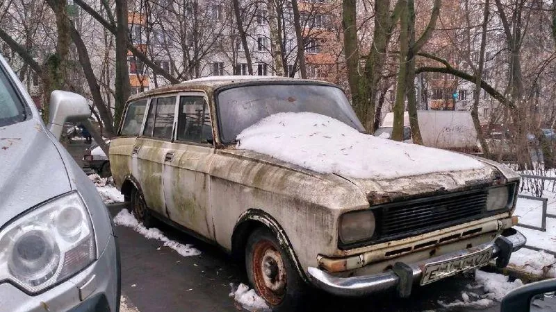 Жителям Подмосковья рекомендуют вовремя избавляться от брошенных автомобилей