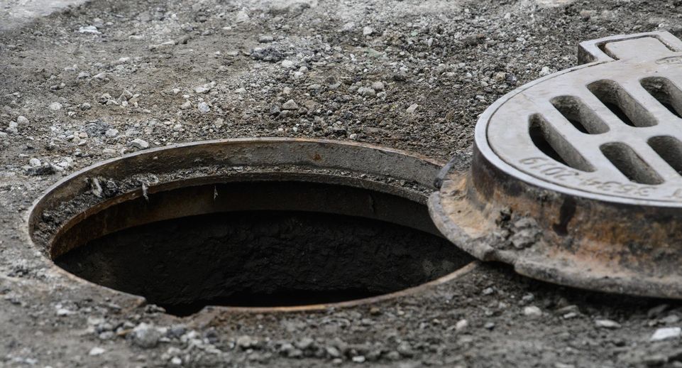 Три человека насмерть задохнулись в колодце на юге Москвы