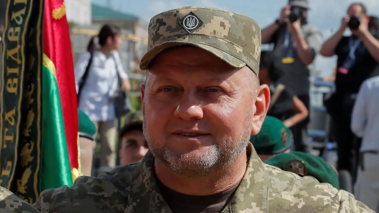 Politico: ошеломляющее признание Залужного пробило брешь в украинской политике Белого дома