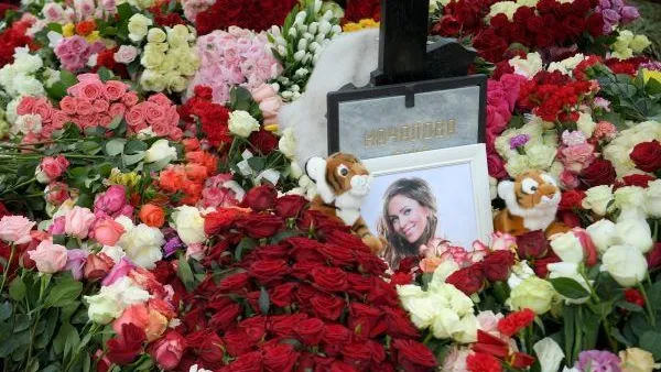 Могила Началовой поразила фанатов чистотой