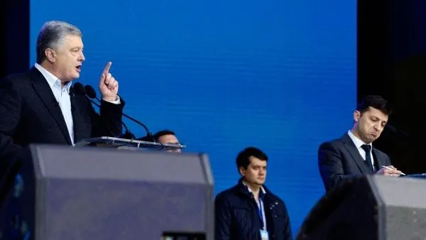 Администрация президента Украины проверит, почему совпали речи Зеленского и Порошенко