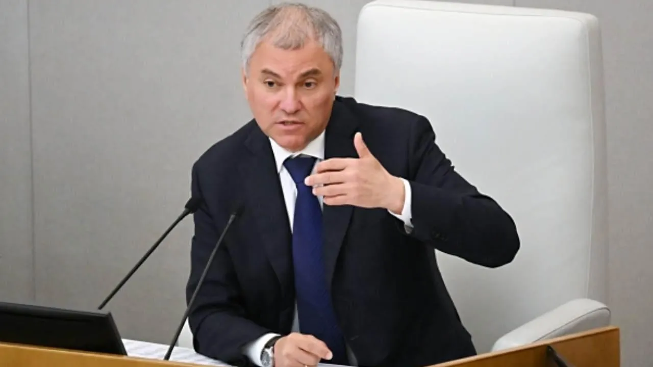 Володин призвал уехавших россиян вернуться, пока есть такая возможность