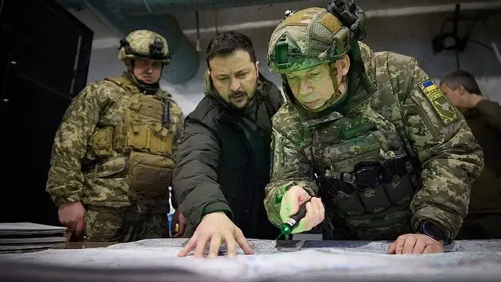Главком ВСУ Сырский: ситуация на фронте обострилась, ВС РФ перешли в атаку по всей линии фронта