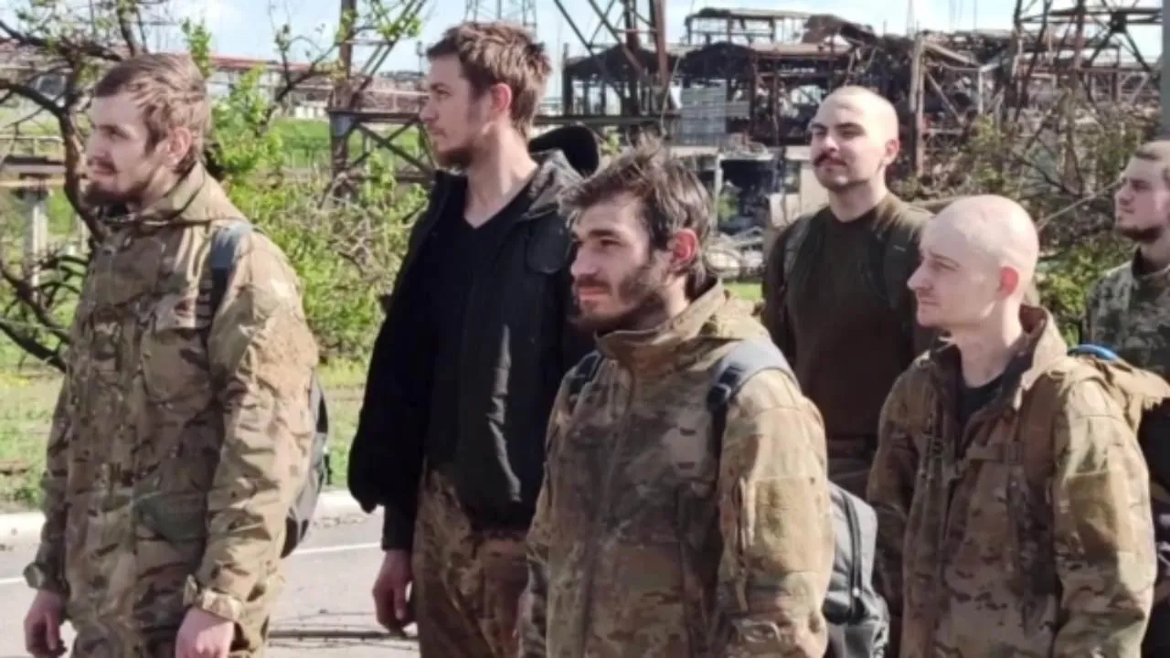 Пленный боевик «Азова»* признался в расстреле семьи с ребенком в Мариуполе