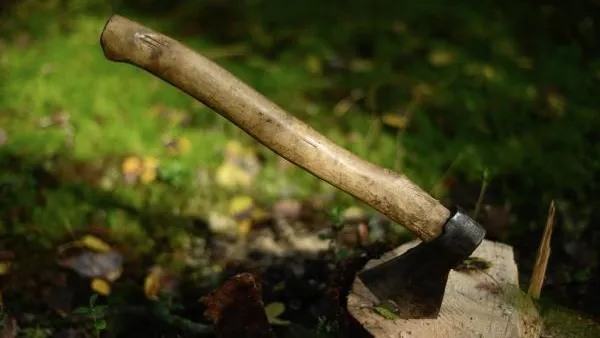 Житель Уфы зарубил топором знакомых и поджег дом