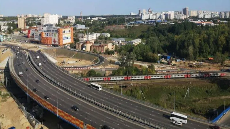 Десять крупных объектов дорожно-транспортной инфраструктуры сдадут в Подмосковье до конца года