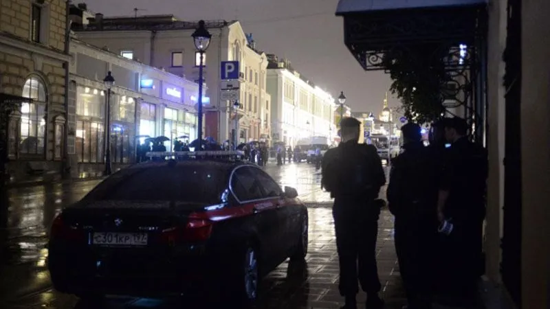 Обанкротившийся бизнесмен захватил банк в Москве, но сдался полиции