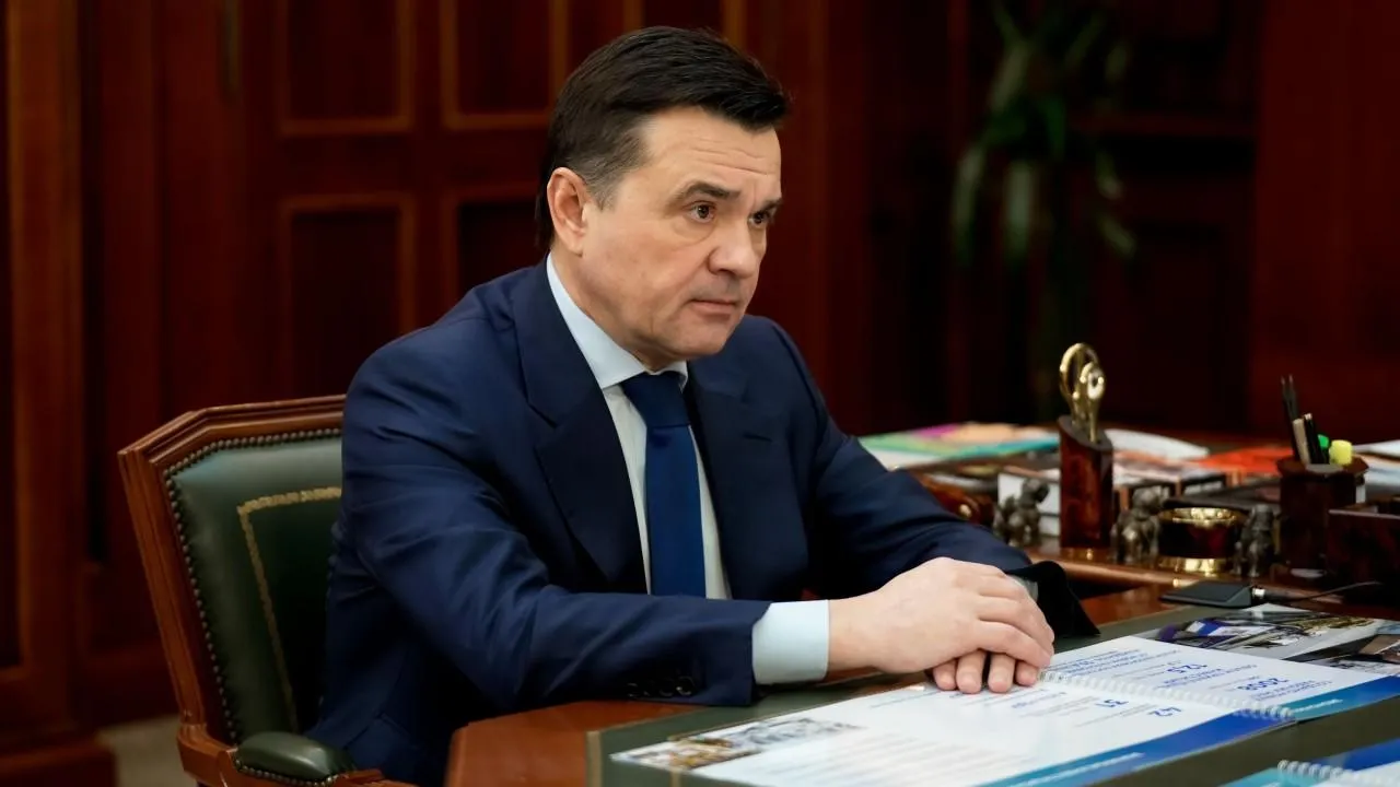 Губернатор Подмосковья рассказал о строительстве новых пешеходных переходов через железную дорогу