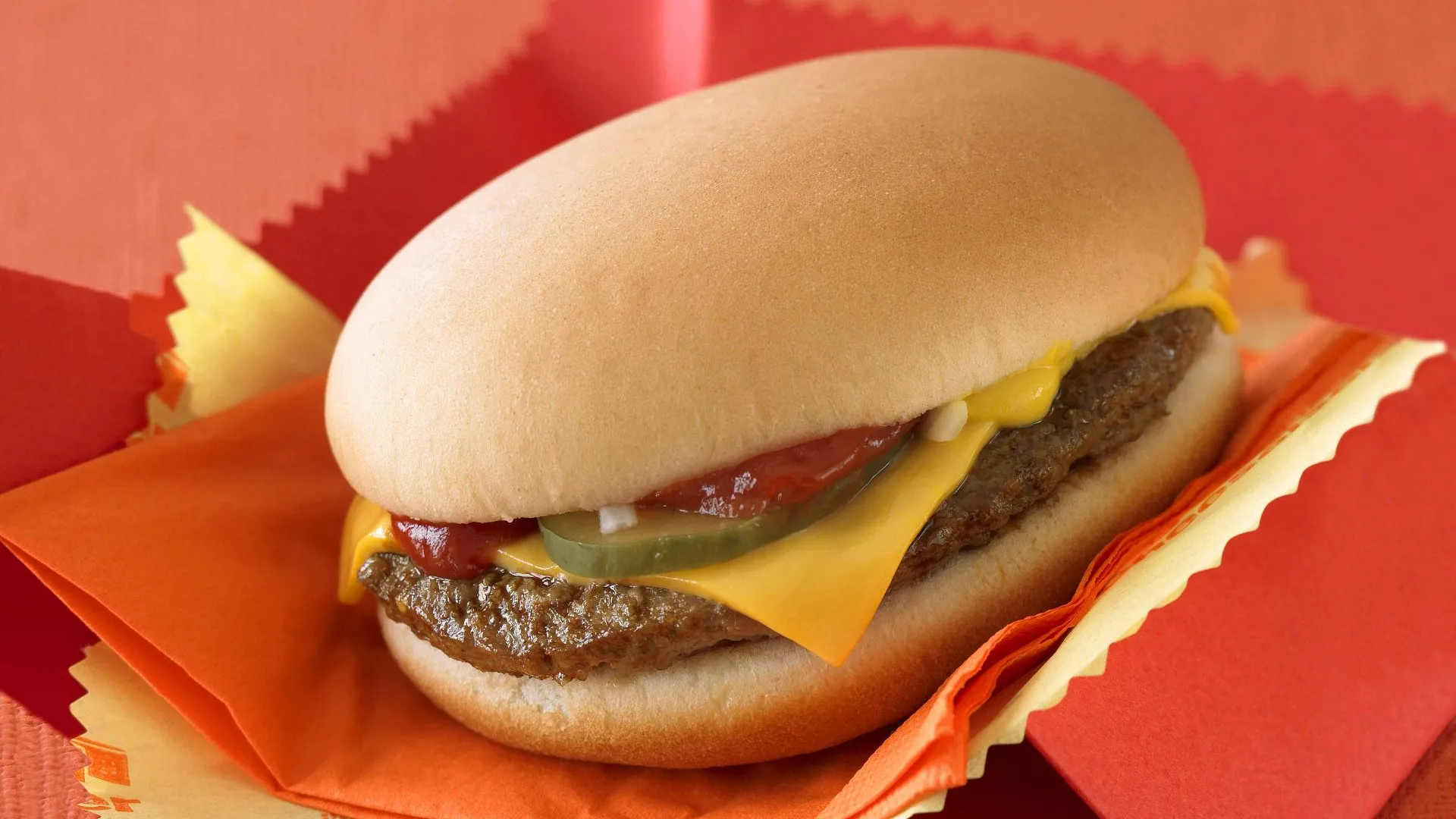 Москвич отсудил у Burger King 60 тыс рублей за камень в чизбургере и остался недоволен компенсацией