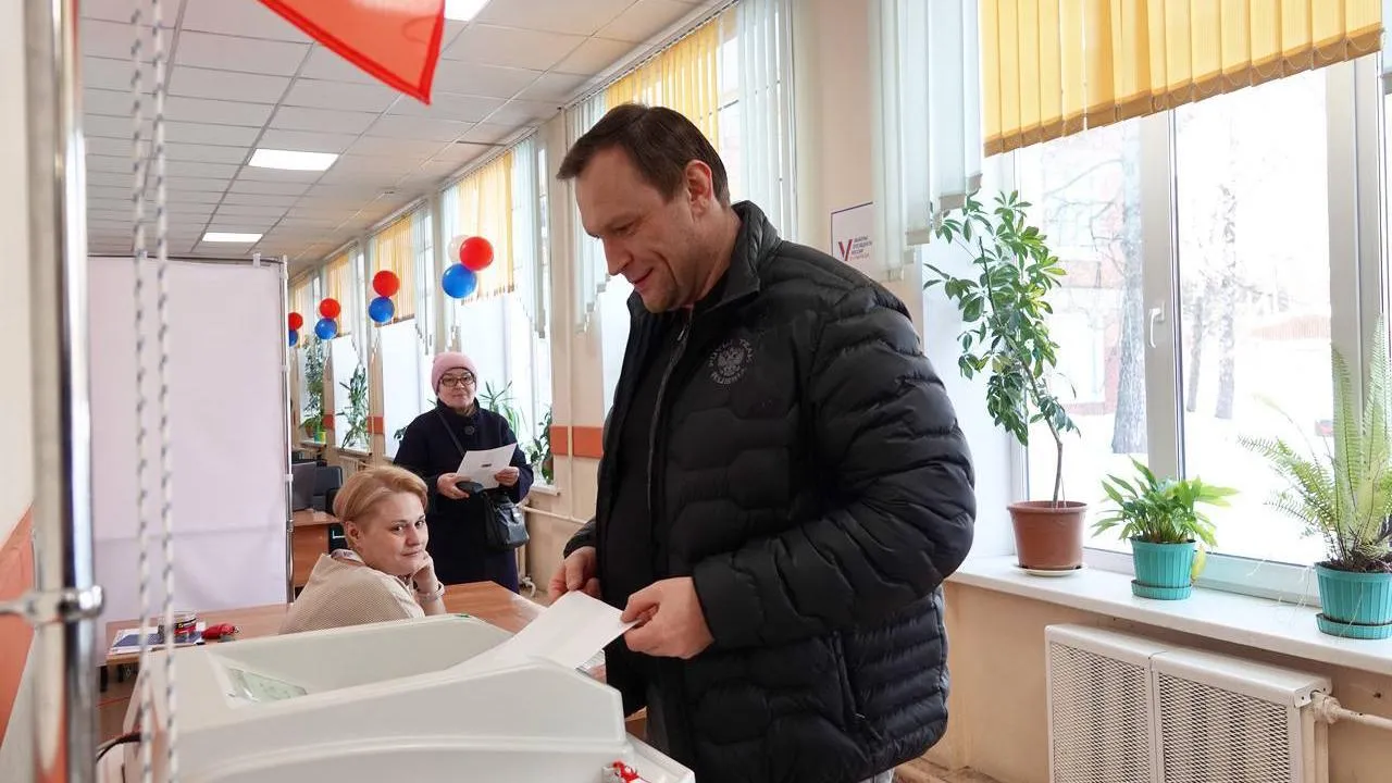 Сергей Пахомов принял участие в голосовании на выборах президента России