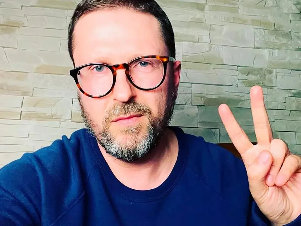 «Напоминает сценарий Навального»: кто поджег дом блогера Анатолия Шария в Испании
