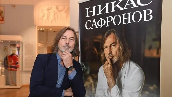 Никас Сафронов рассказал о встрече с колдуньей