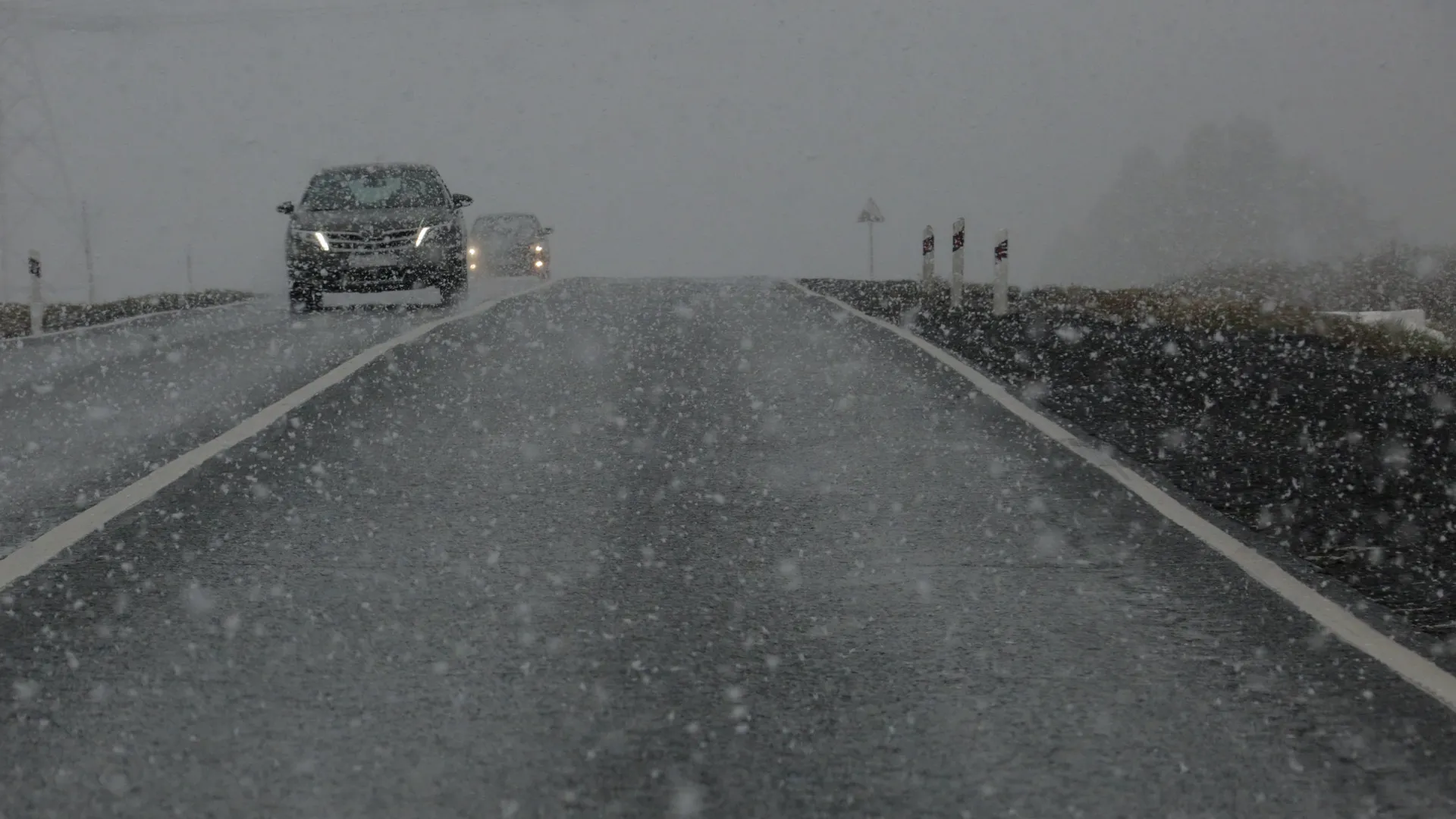 Зима сдает позиции: дорожники постепенно открывают движение в Курганской области