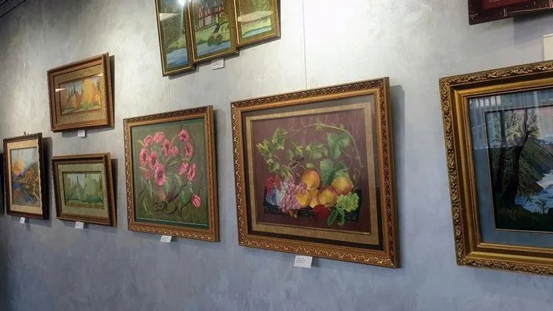 Пенсионер из Наро-Фоминска создает удивительные картины из шелка
