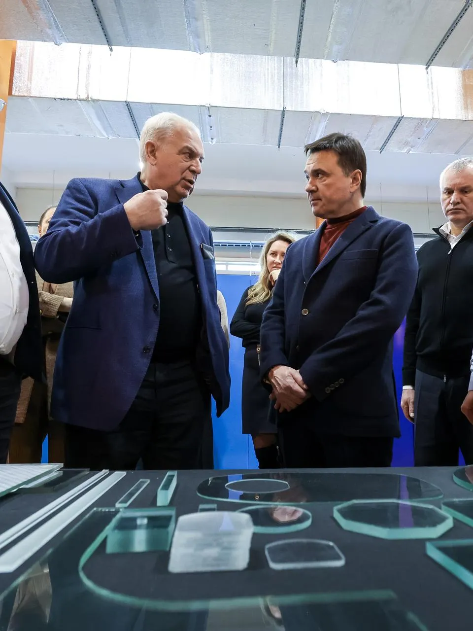 Губернатор Воробьев посетил производство передовых лазеров во Фрязине