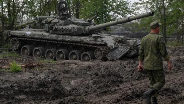 Экипаж российского танка десять часов отстреливался от украинских солдат из подбитой машины