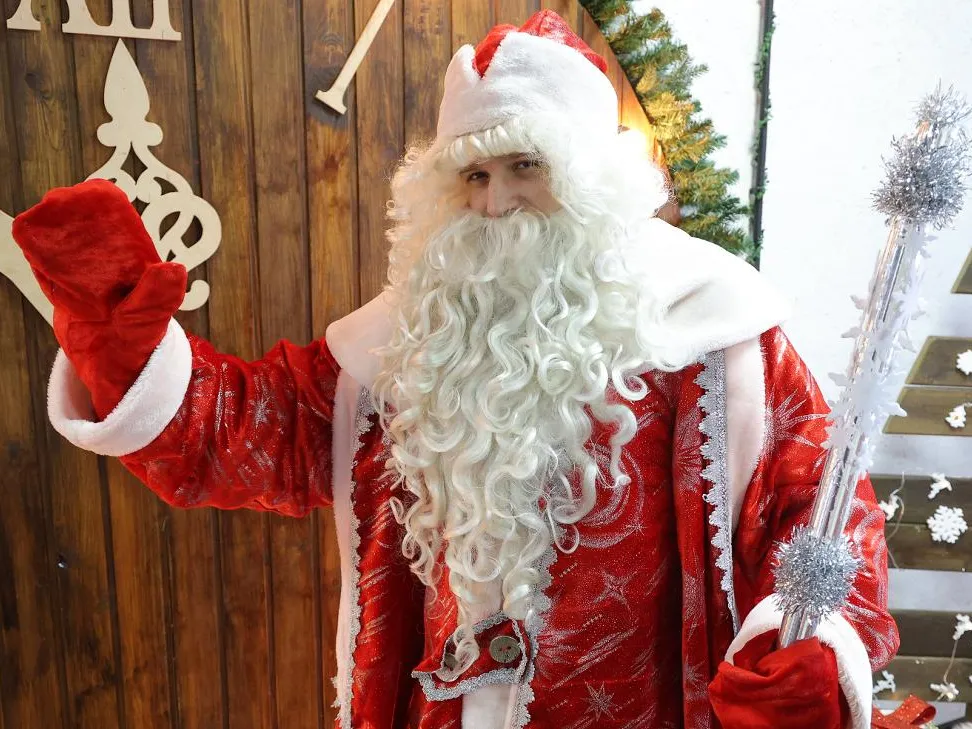 Спрос на выступления Деда Мороза и Снегурочки в Подмосковье вырос в 3 раза за месяц — сколько стоят услуги аниматоров