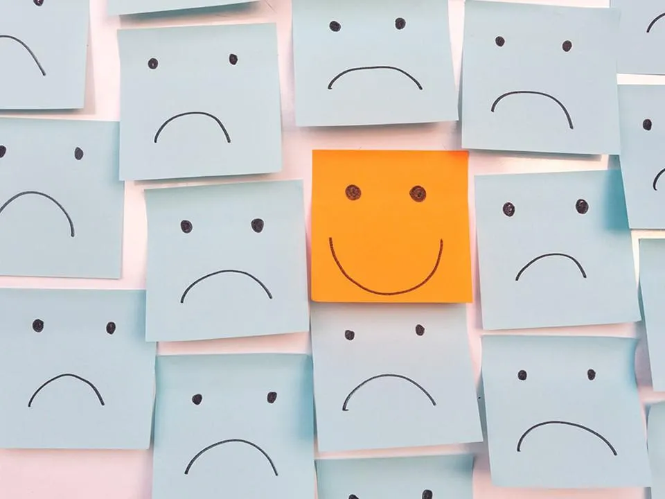 «У стеснительных людей много морщин»: выяснилось, как мысли влияют на нашу внешность