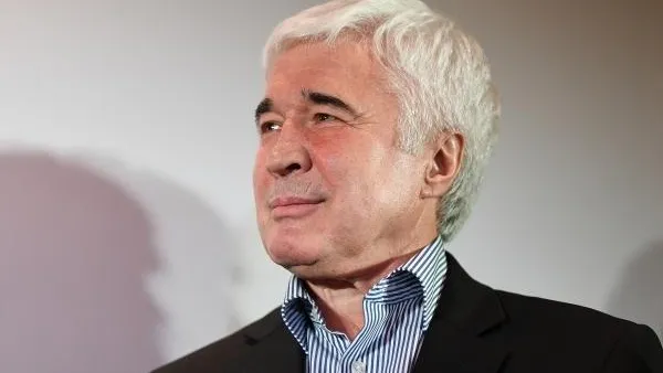 Евгений Ловчев — о биатлонисте Александре Логинове: страна должна защищать своих героев