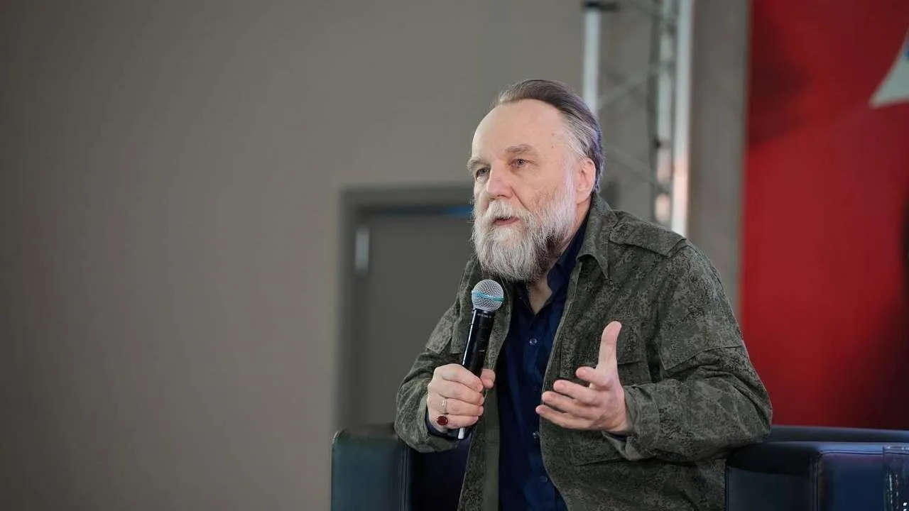 Участники форума «МЫ — РОССИЯ» встретились с Александром Дугиным