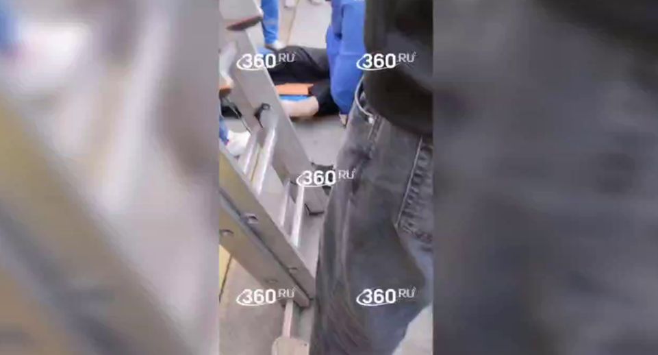 В Новосибирской области подростка ударило током на электропоезде