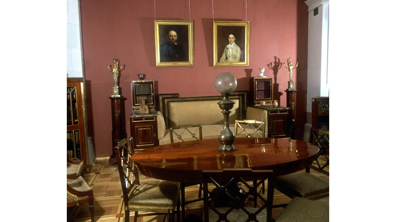 Одна из комнат главного дома, Абрамцево. Konstantin Kokoshkin