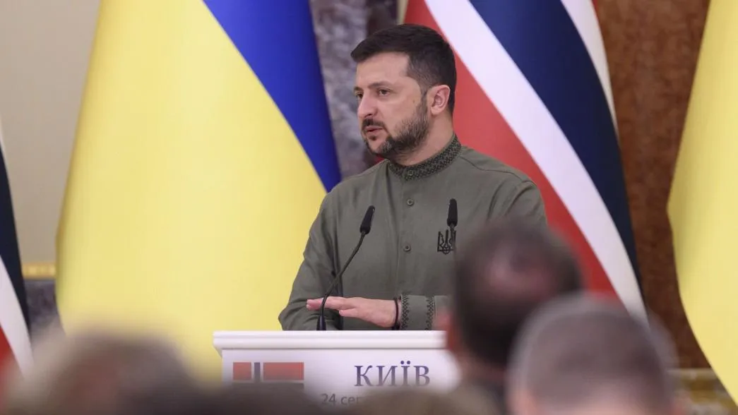 Экс-советник президента Украины обвинил Зеленского в стремлении уничтожить молодых граждан страны